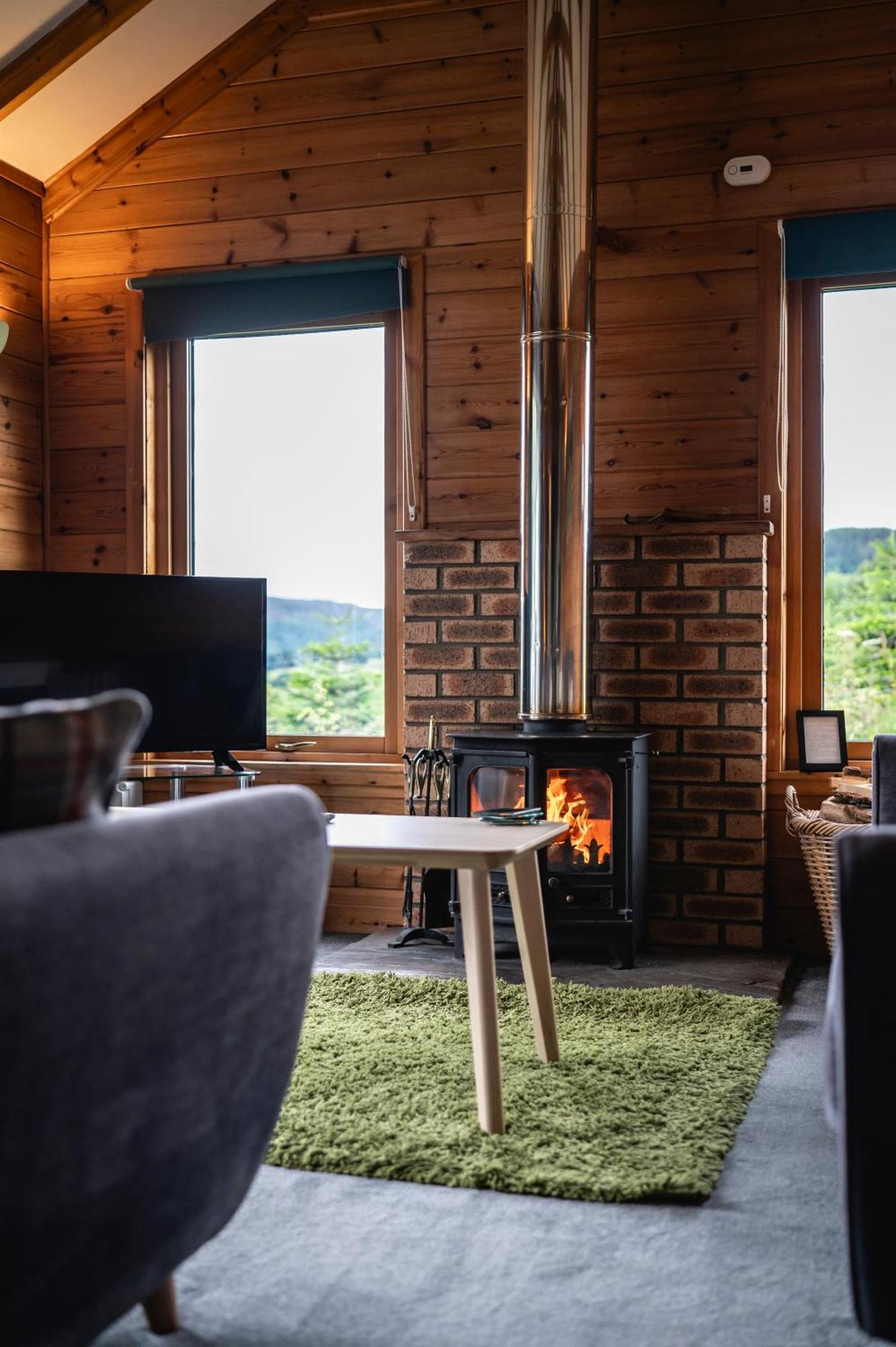 פיטלוצ'רי Kinnaird Woodland Lodges מראה חיצוני תמונה