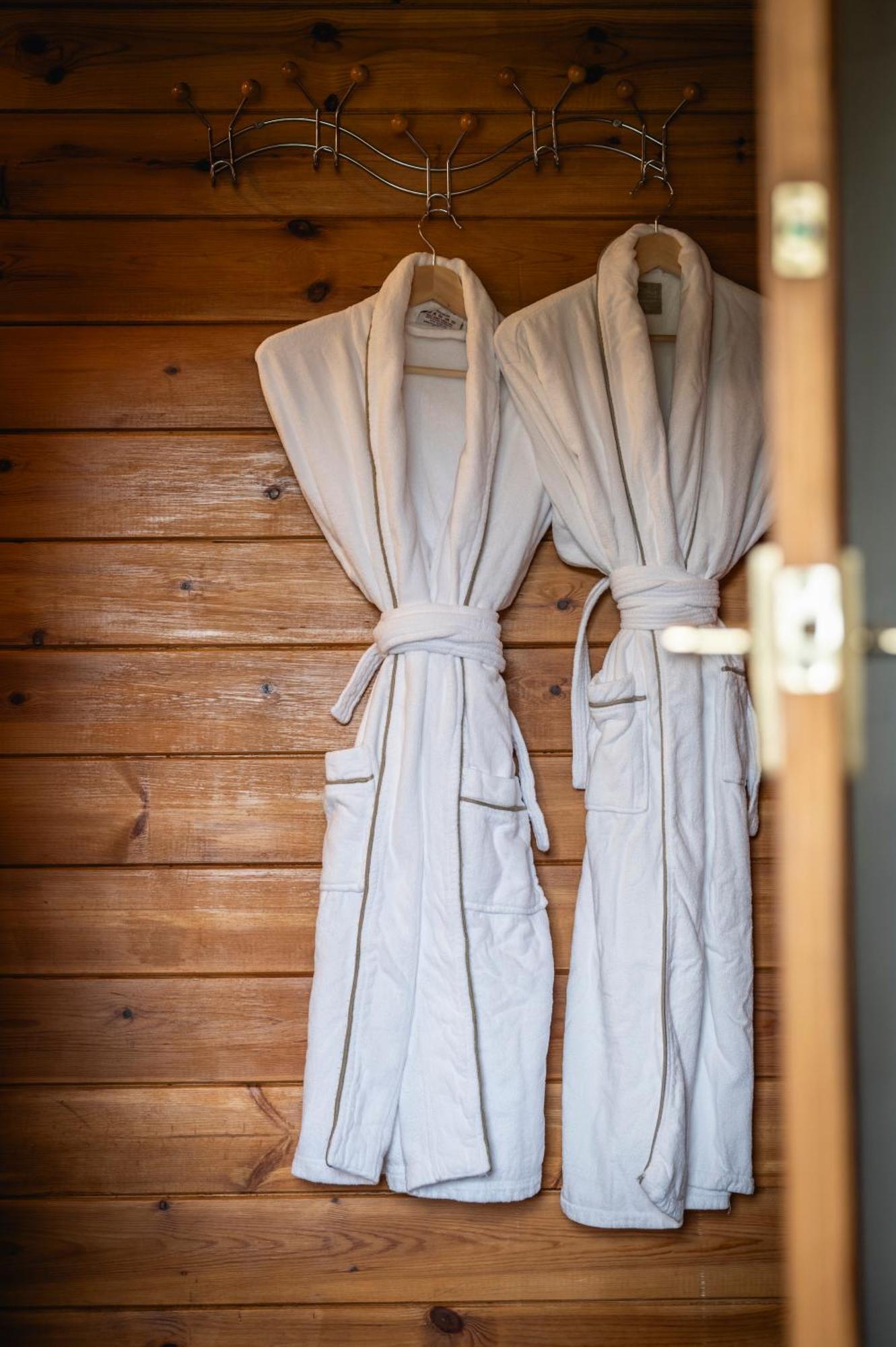 פיטלוצ'רי Kinnaird Woodland Lodges מראה חיצוני תמונה